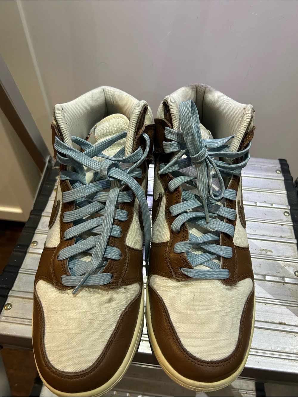 Nike 2022 Men's High-Top Sneakers in Brown and Cream with Blue Shoelaces